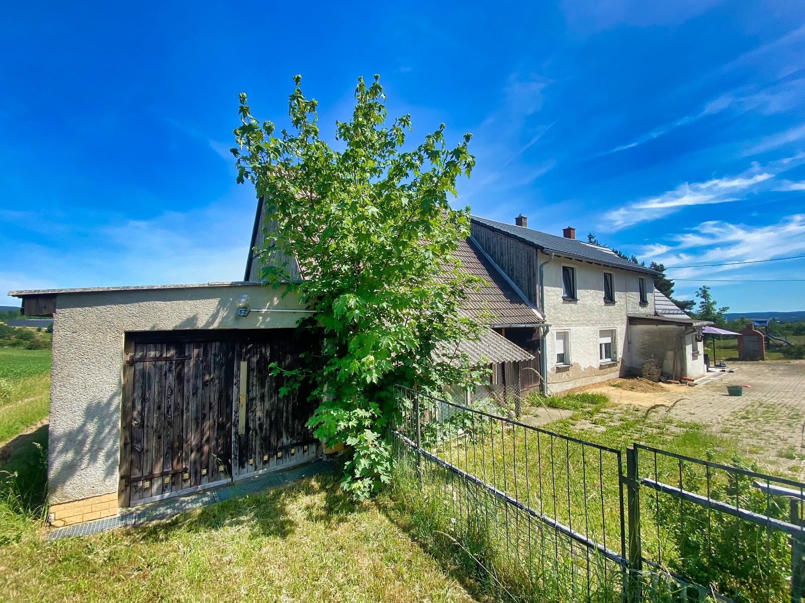 Garage am Haus/Nebengelass