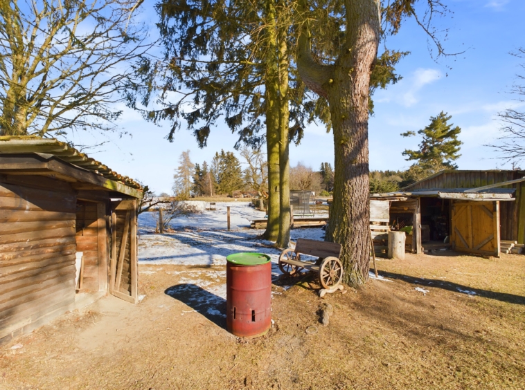 Garten mit Schuppen und Lagermöglichkeiten