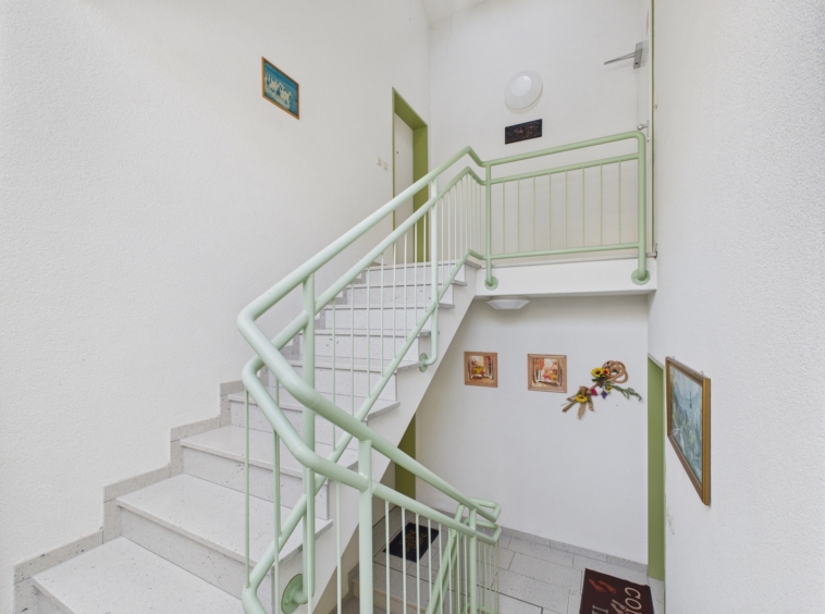 Treppenhaus zur Wohnung