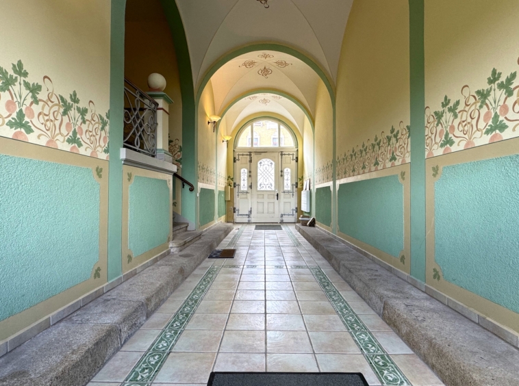 Treppenhaus Blick vom Hintereingang