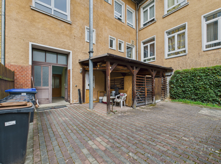 Hof rückseitig