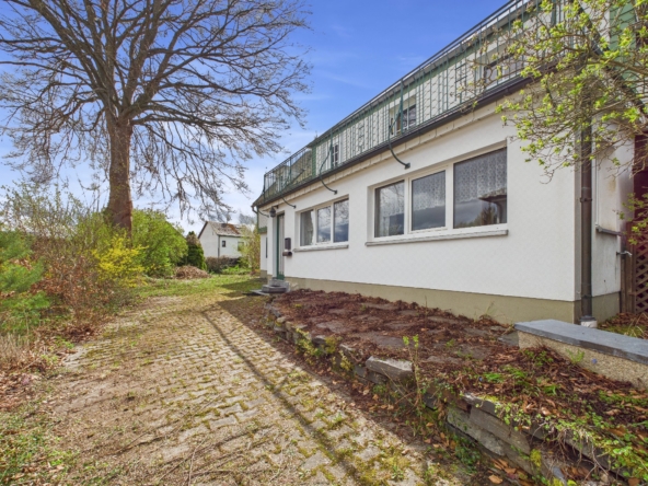 Hausansicht zum Eingangsbereich