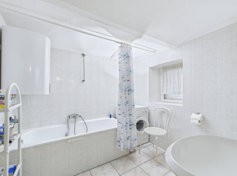 Badezimmer 2 (EG)