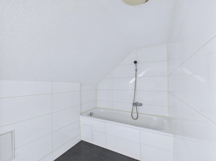 Badezimmer 1 mit Badewanne