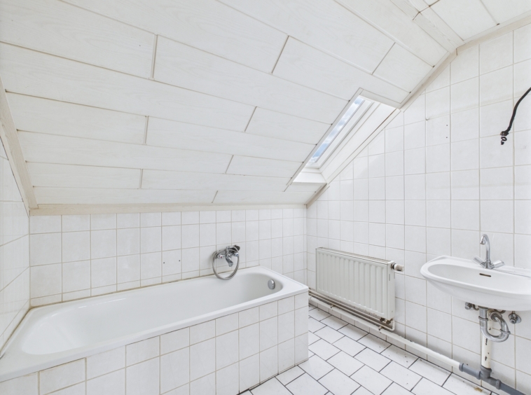 Badezimmer (DG)
