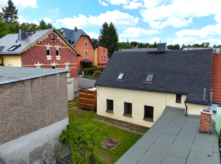 Hausansicht Rückseite mit Nebengelass