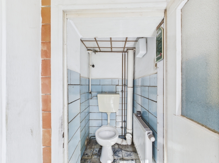 WC (EG)