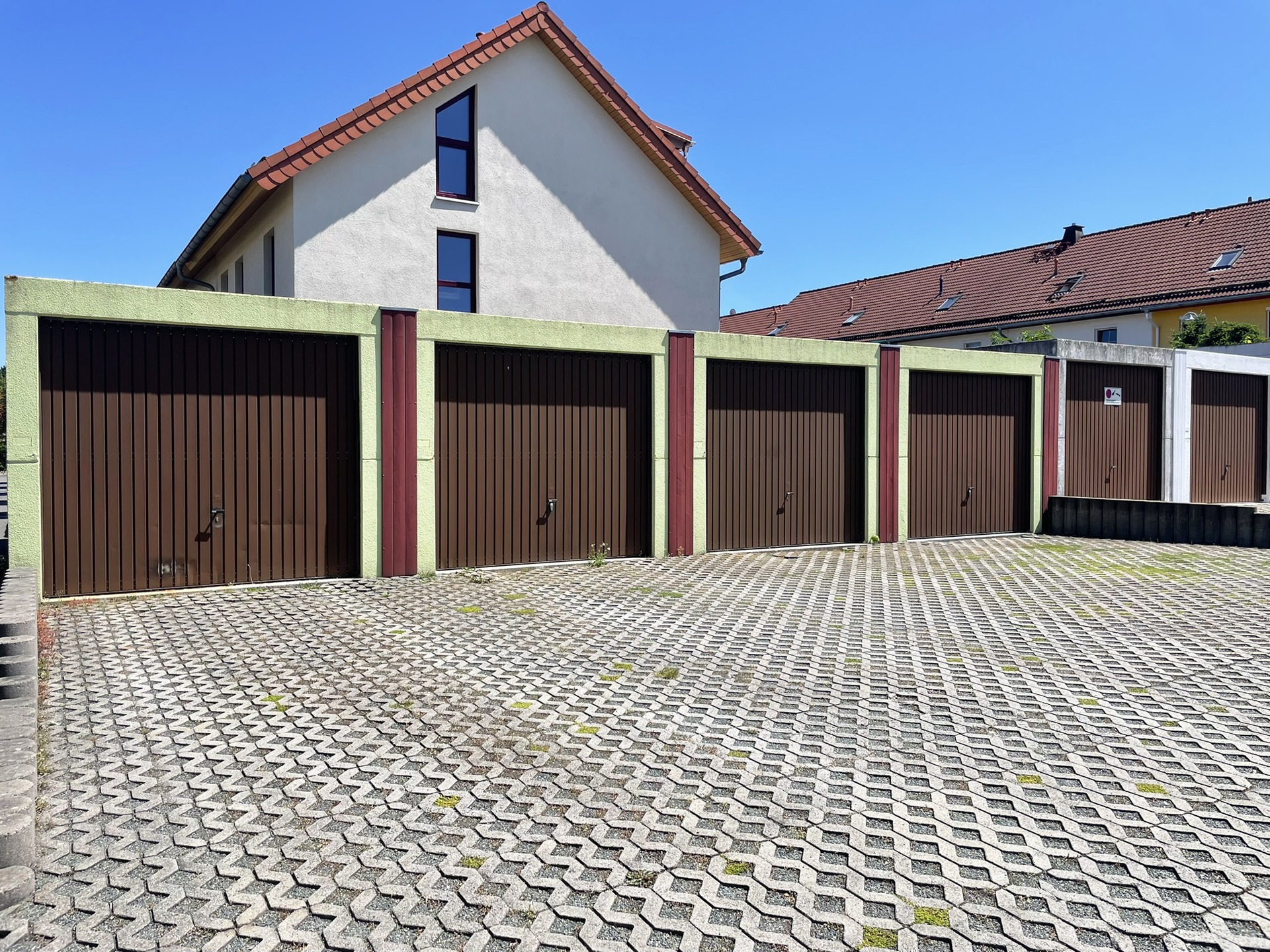 Garage & Stellplatz