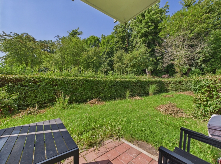 Terrasse mit eigenem Gartenanteil