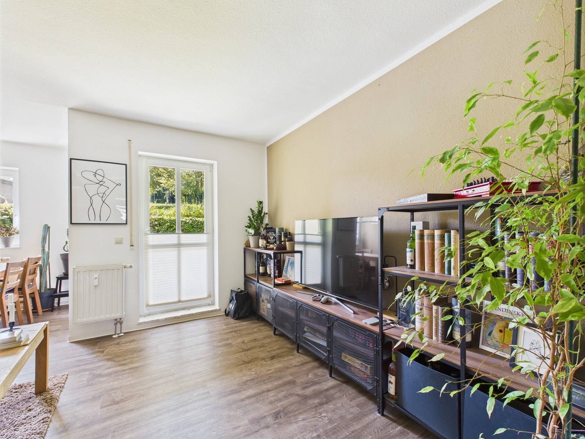 Wohnzimmer mit Terassenzugang