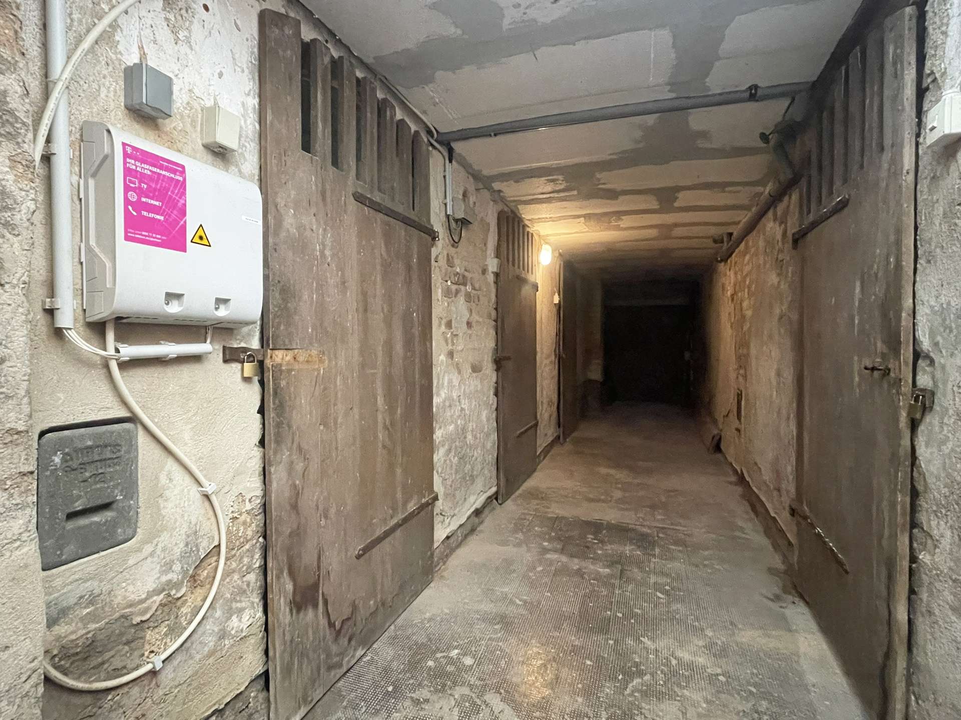 Keller (2) Keller (2)