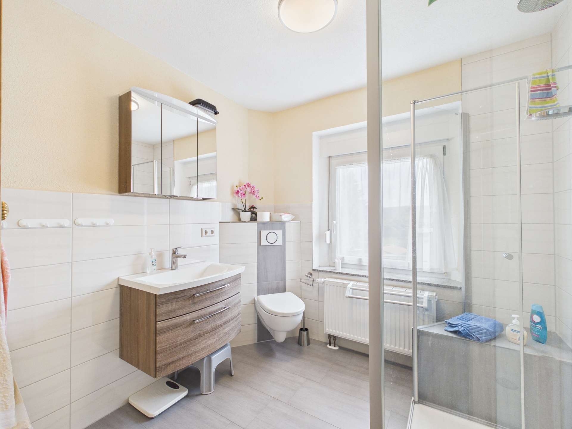 Badezimmer 1OG (1)