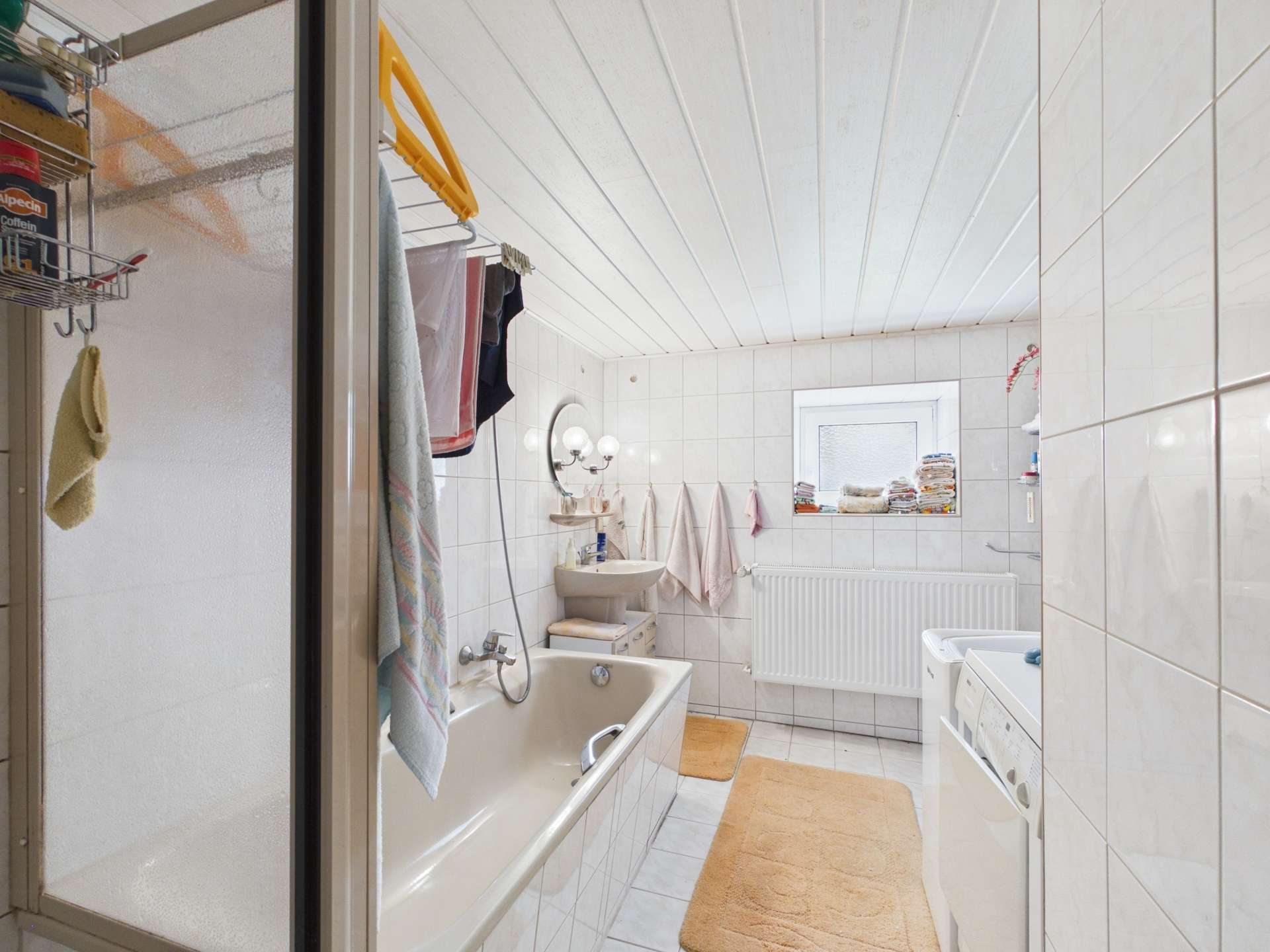 Badezimmer (2) Badezimmer (2)