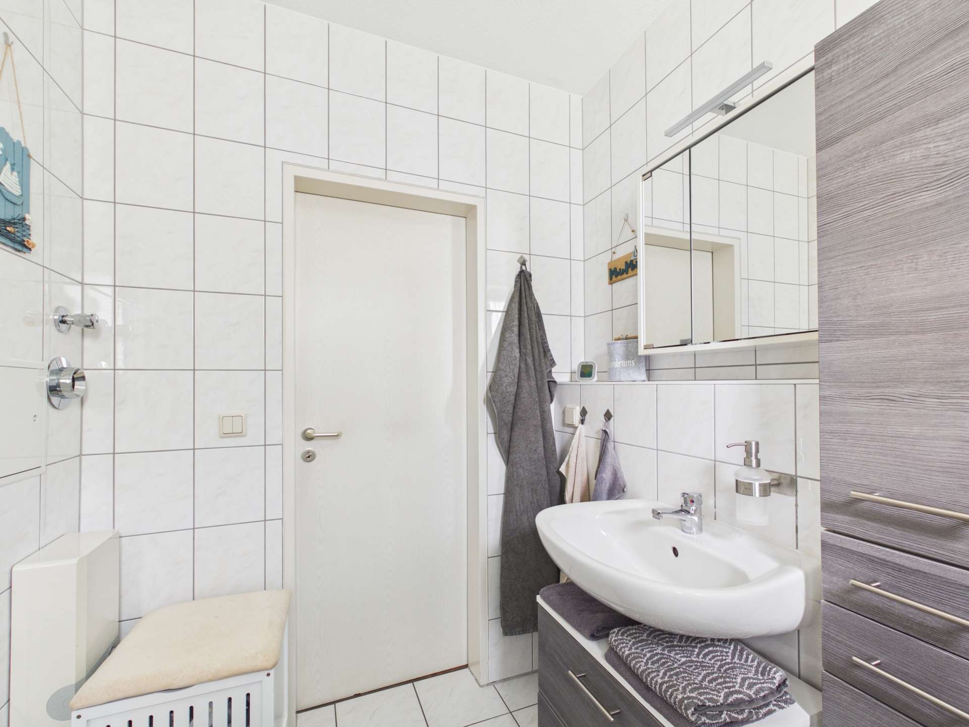 Badezimmer (2) Badezimmer (2)