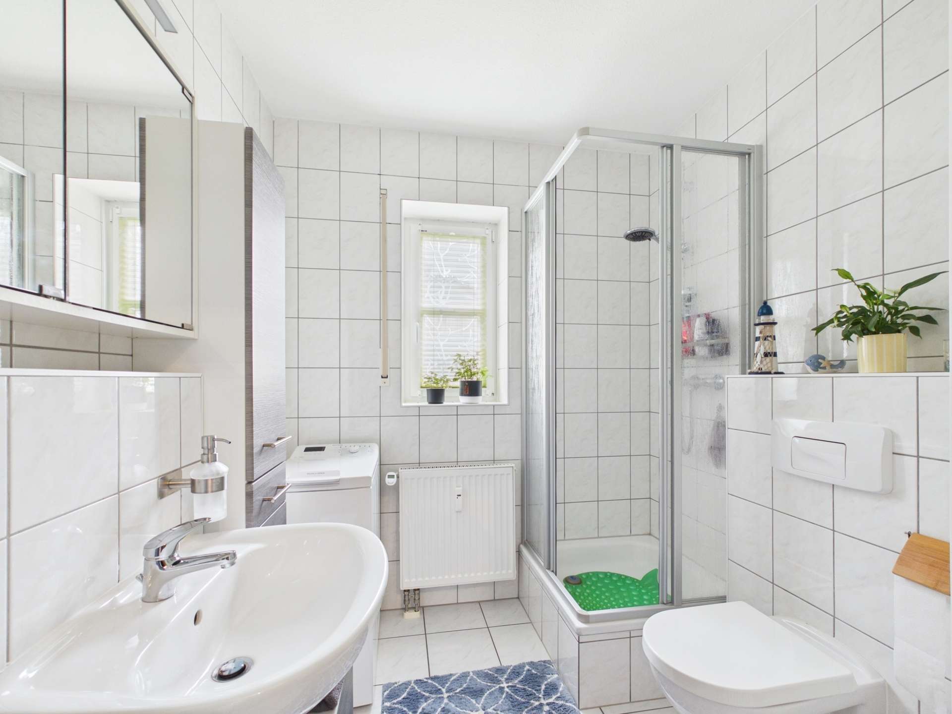 Badezimmer (1) Badezimmer (1)