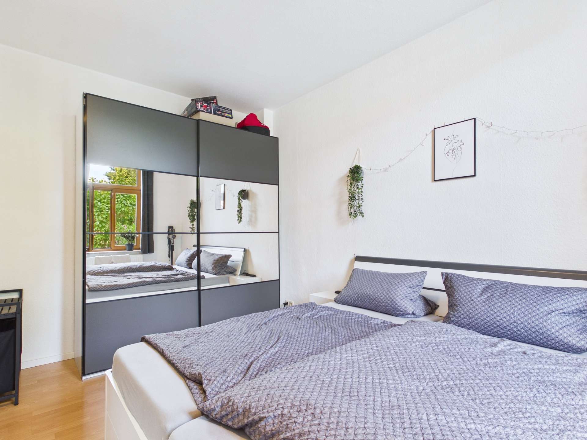 Schlafzimmer (2) Schlafzimmer (2)