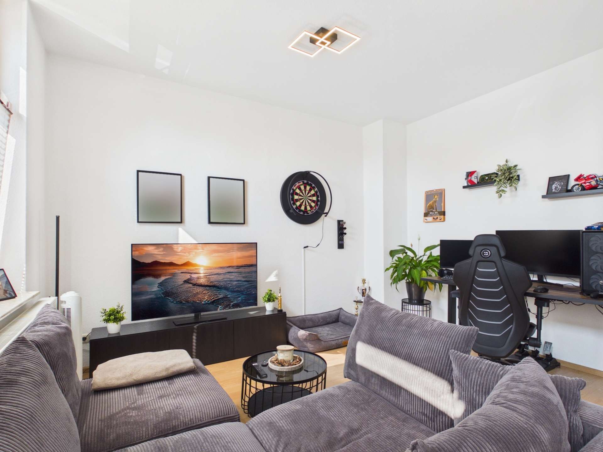 Wohnzimmer (2) Wohnzimmer (2)