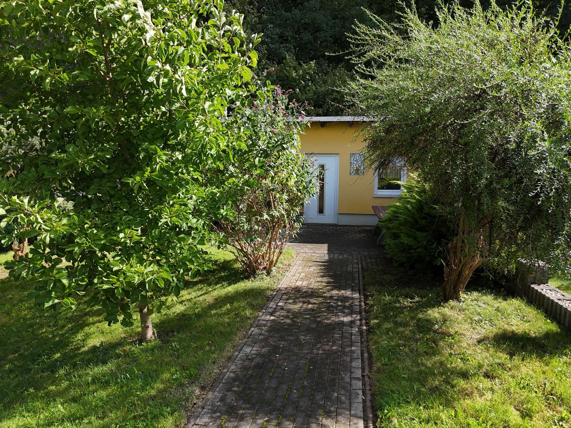 Garten (4) Garten (4)