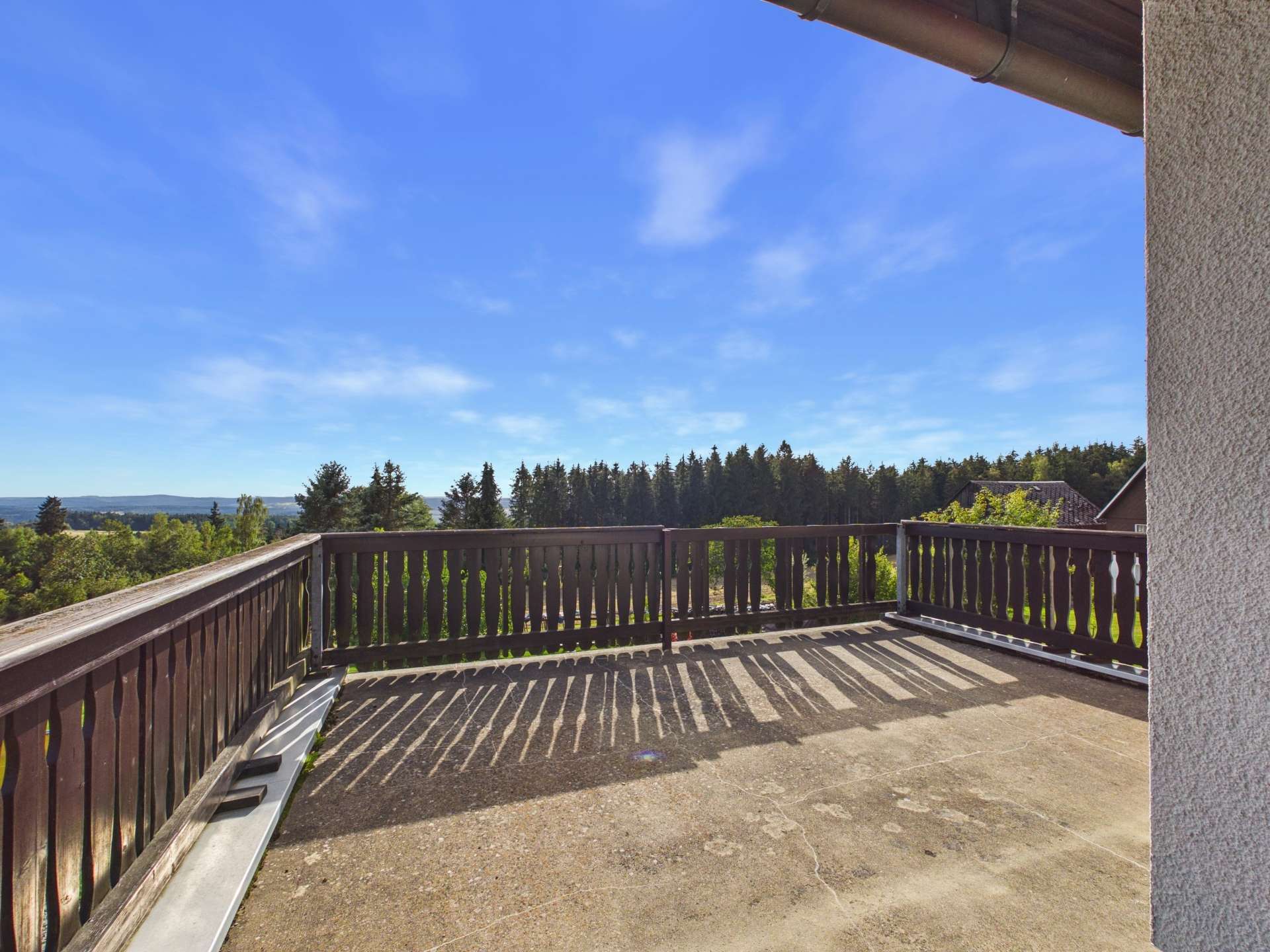 Balkon EG (2) Balkon EG (2)