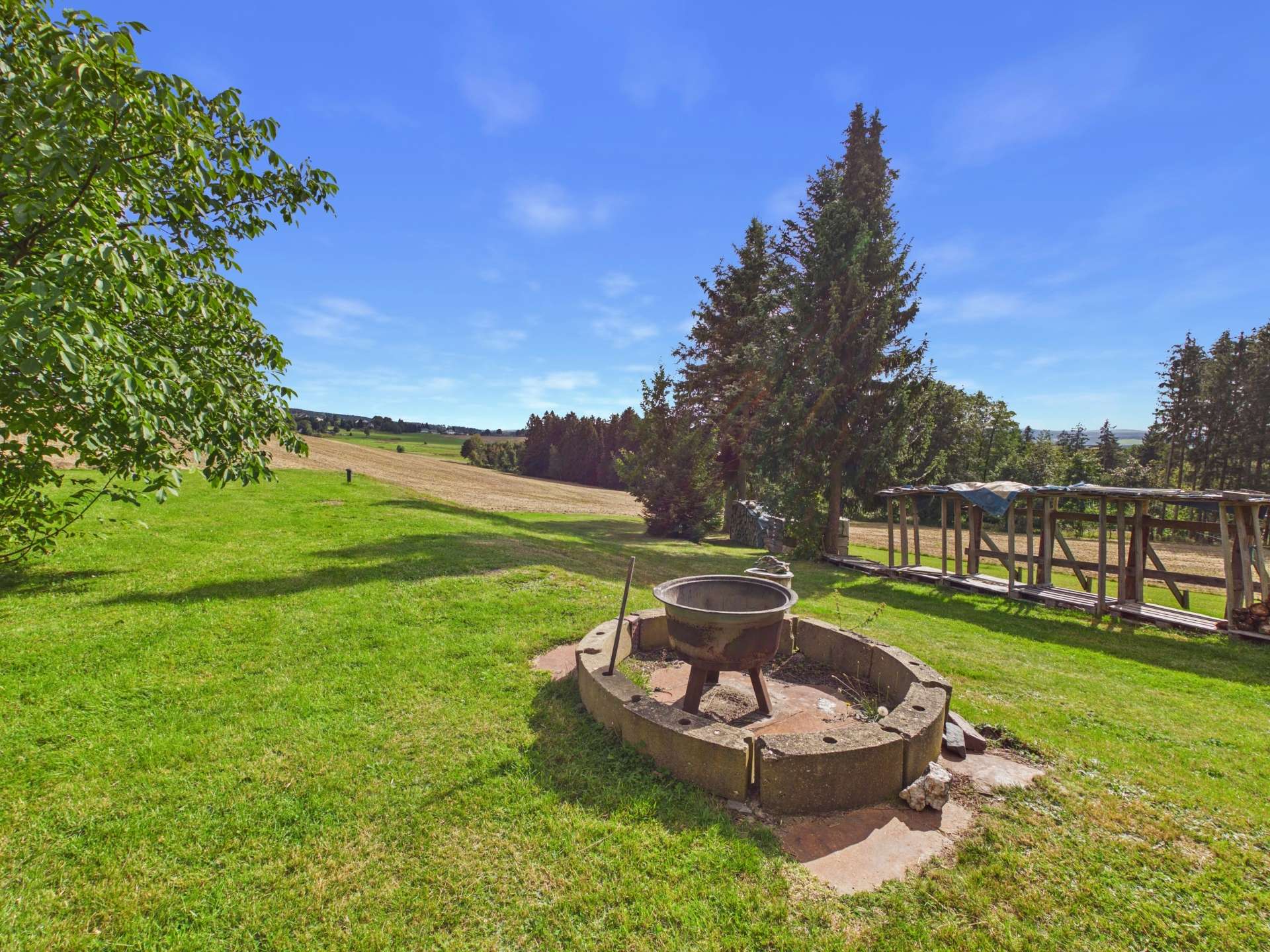 Garten (4) Garten (4)
