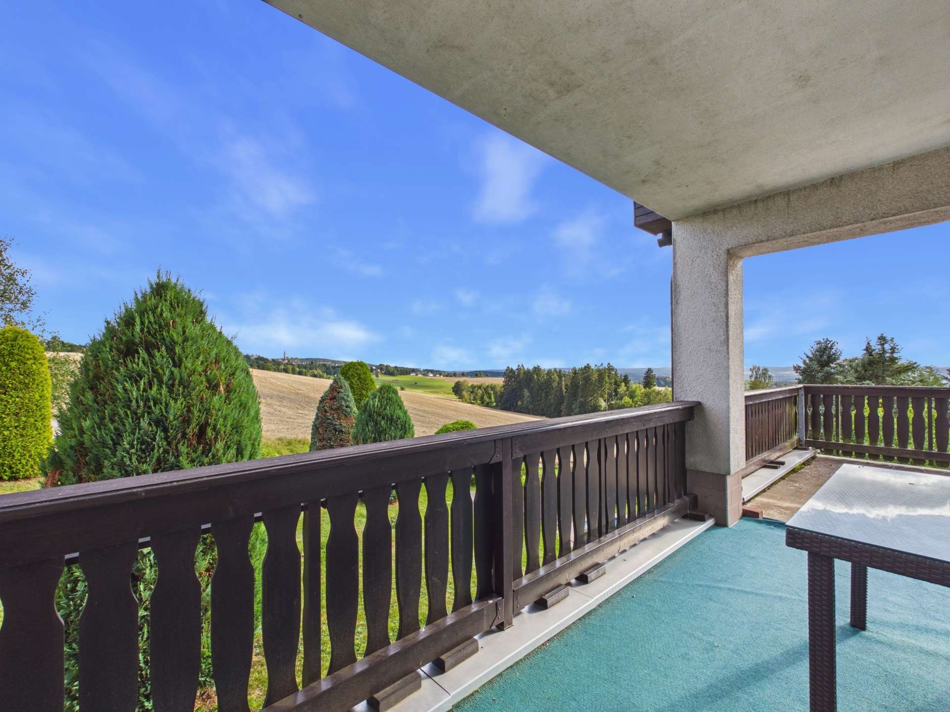 Balkon EG (1) Balkon EG (1)