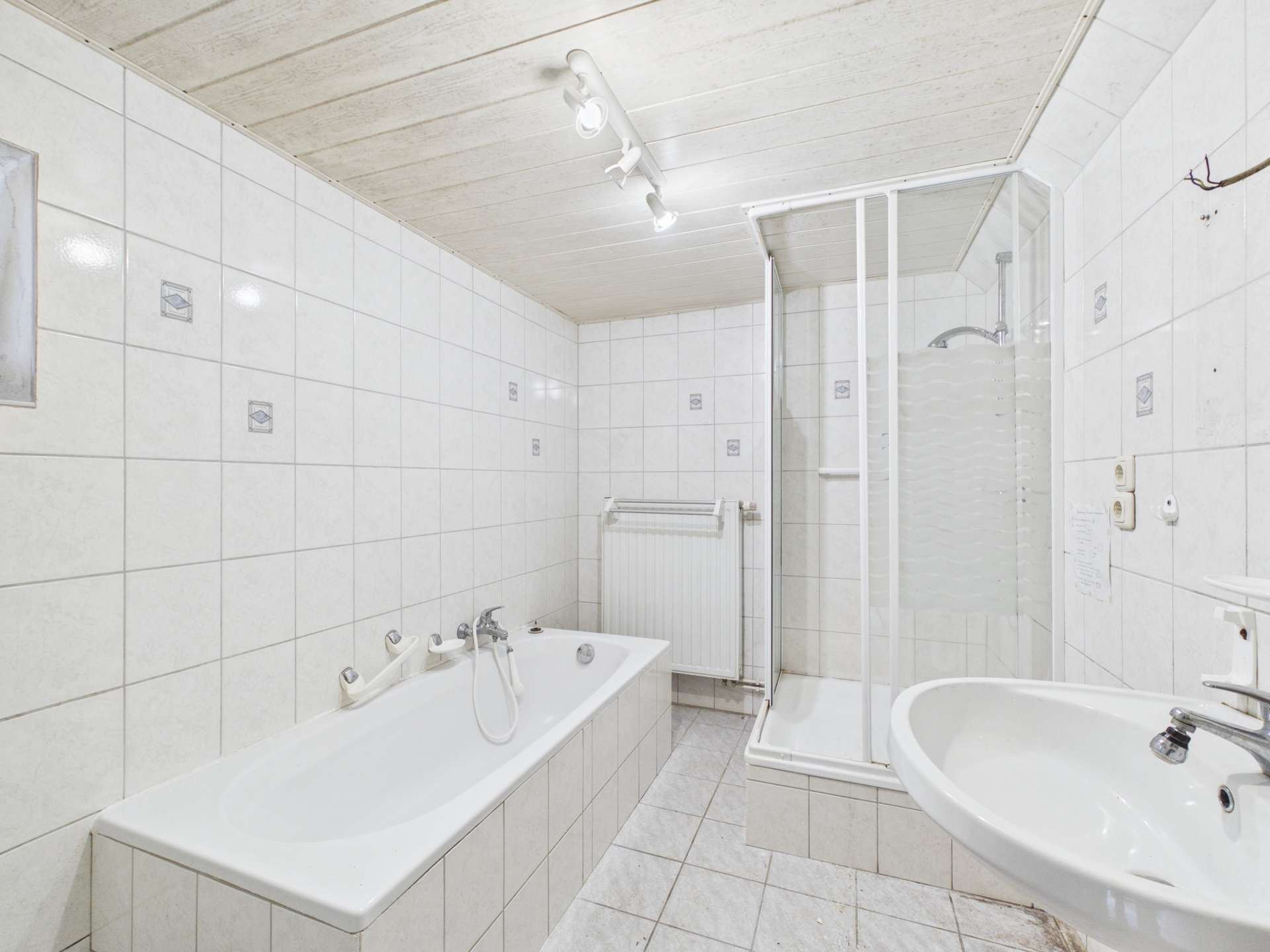 Badezimmer EG Badezimmer EG