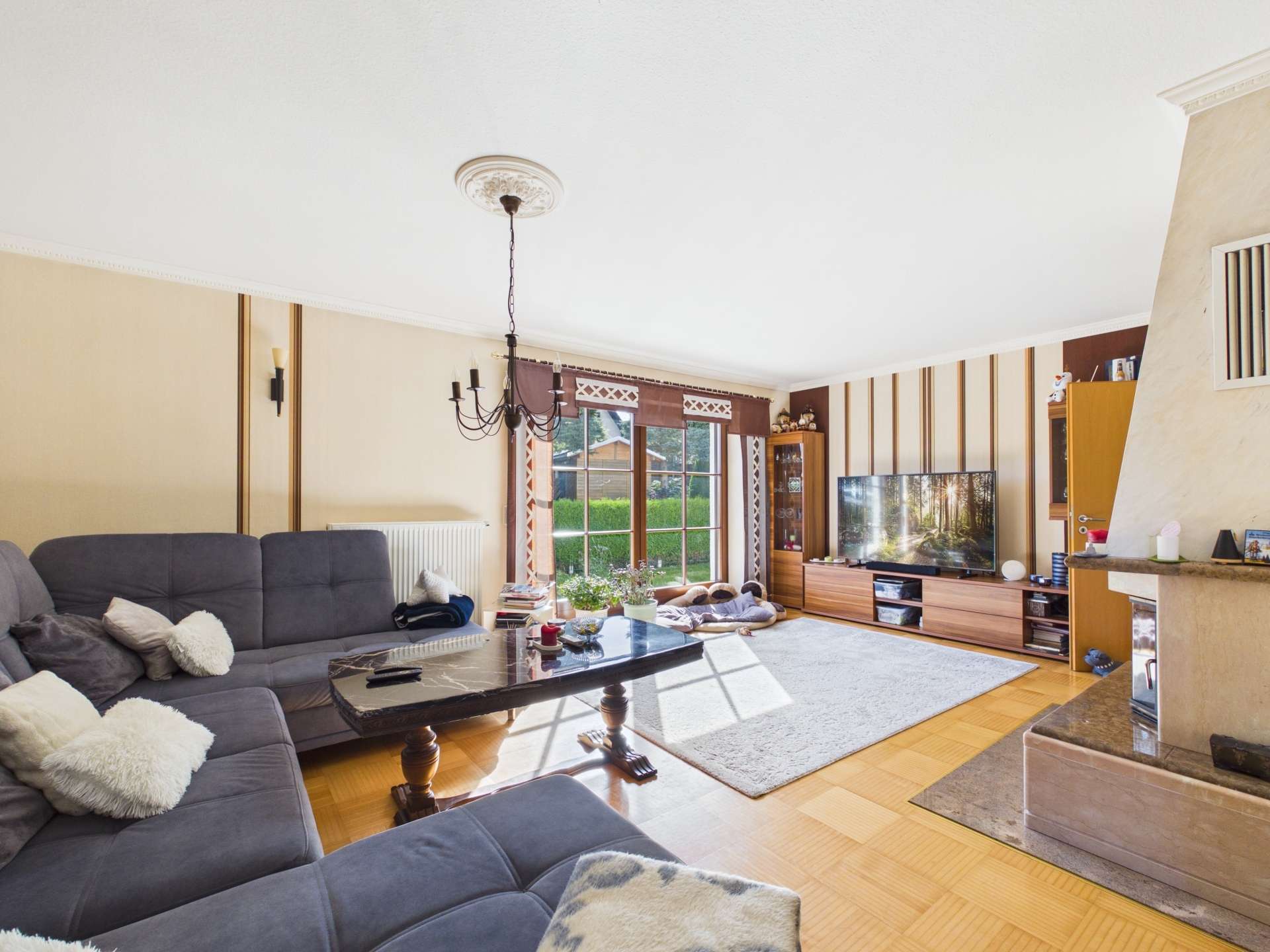 Wohnzimmer (1) Wohnzimmer (1)