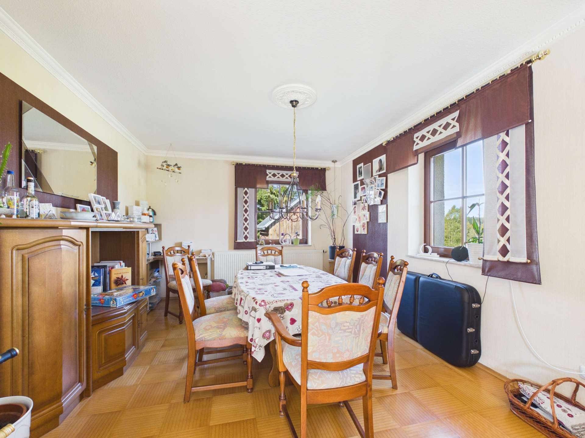 Wohnzimmer (4) Wohnzimmer (4)