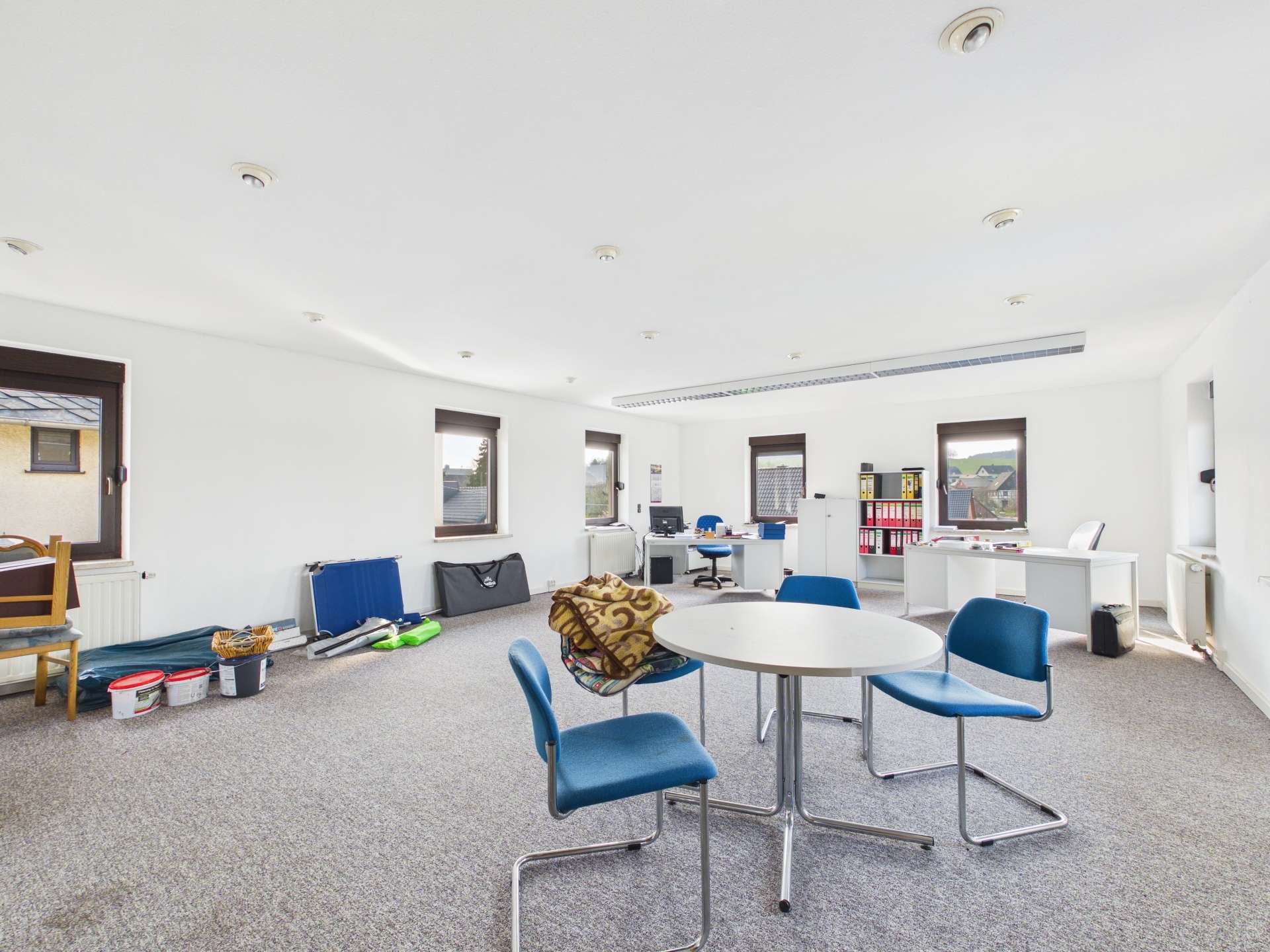 HH – Büro (1) HH - Büro (1)